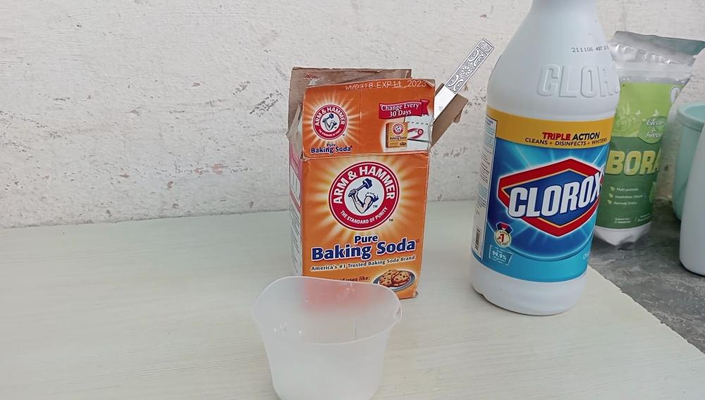 bleach and baking soda